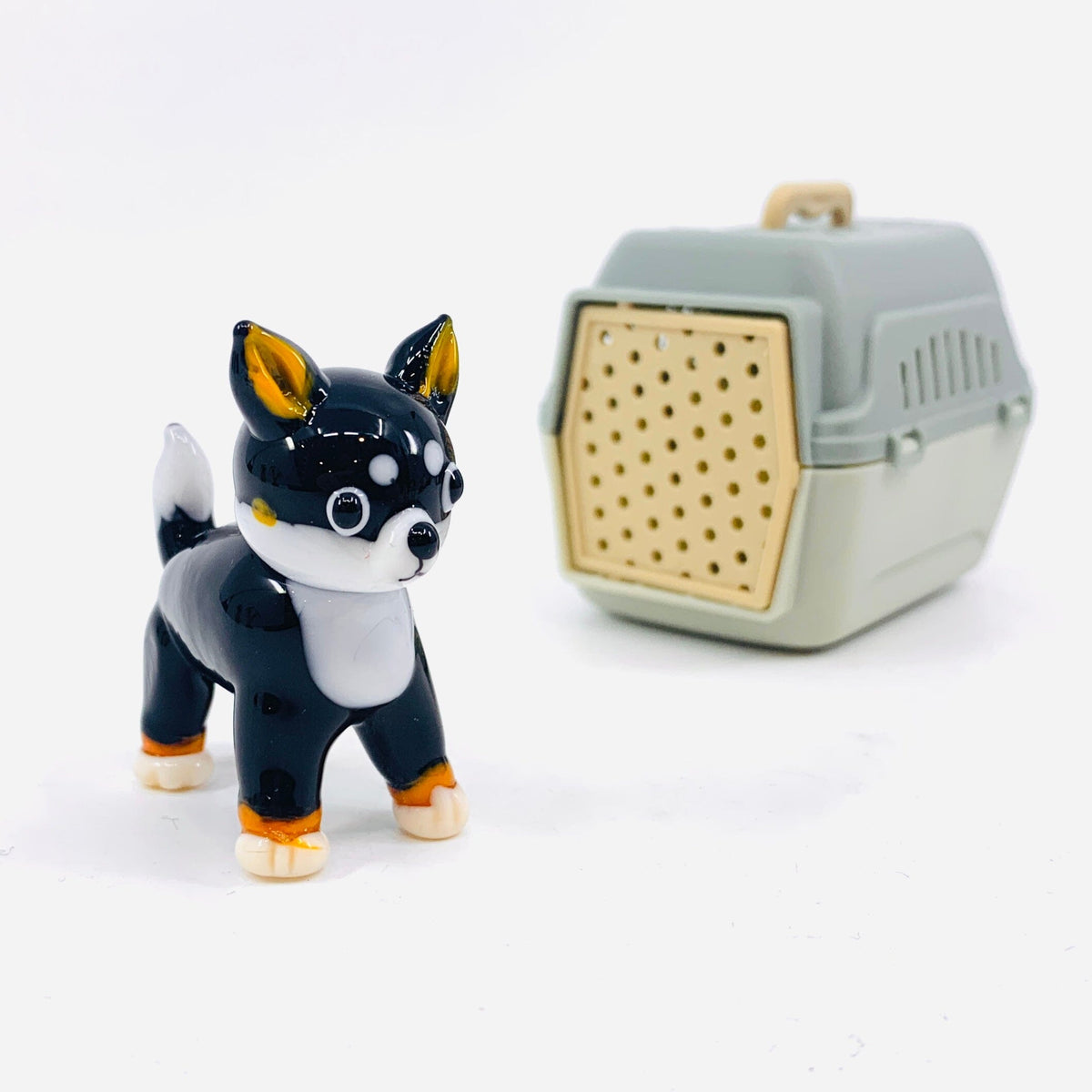 Mochi, Puppy and Crate Miniature Alex 
