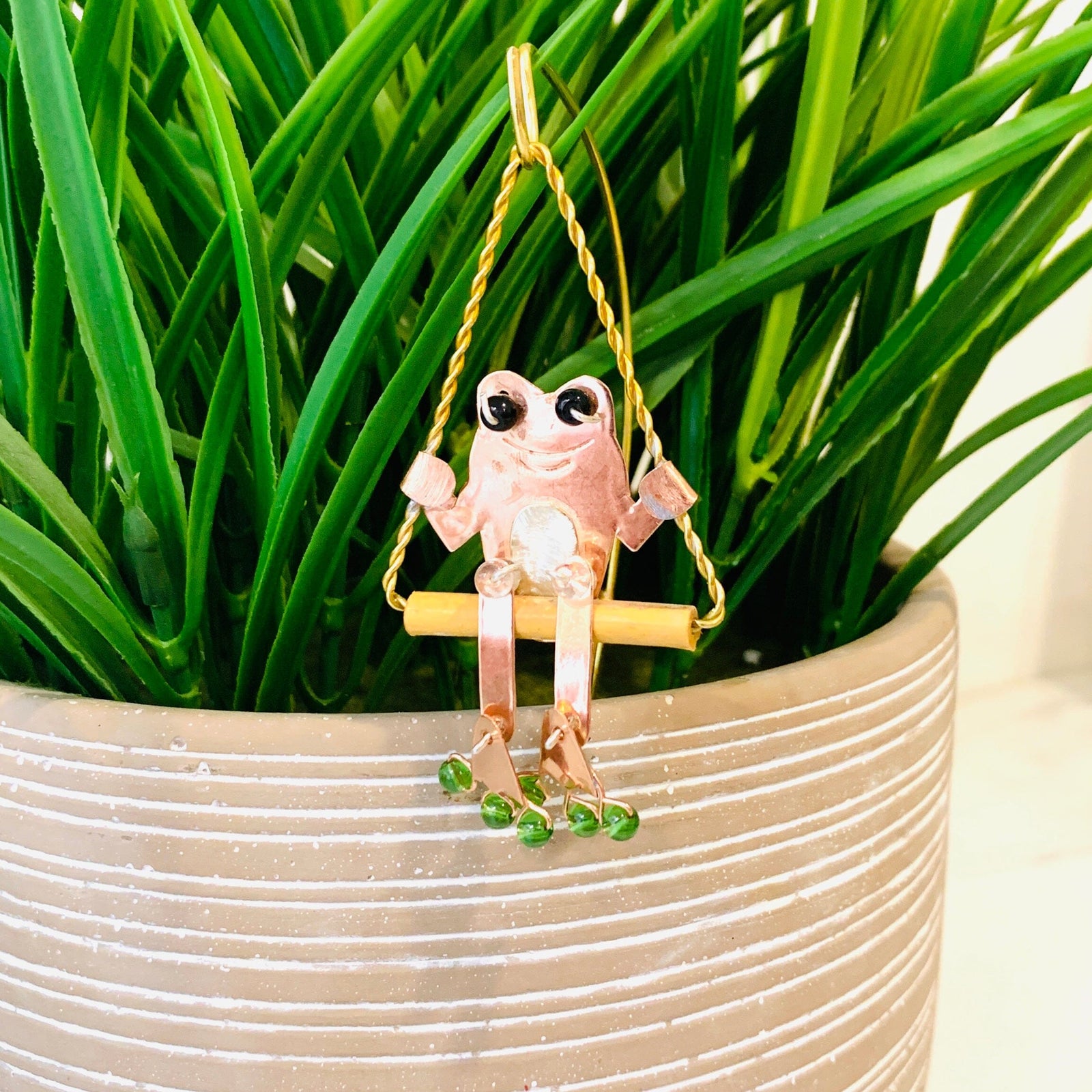 Plant Hangers 9, Frogger Miniature Pilgrim Imports 