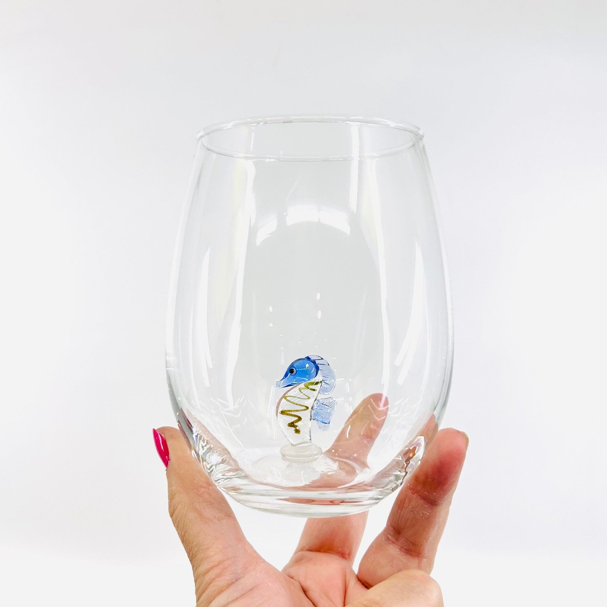 16 oz Large Pour Wine Glass, Swirled Seahorse Decor Chesapeake Bay 