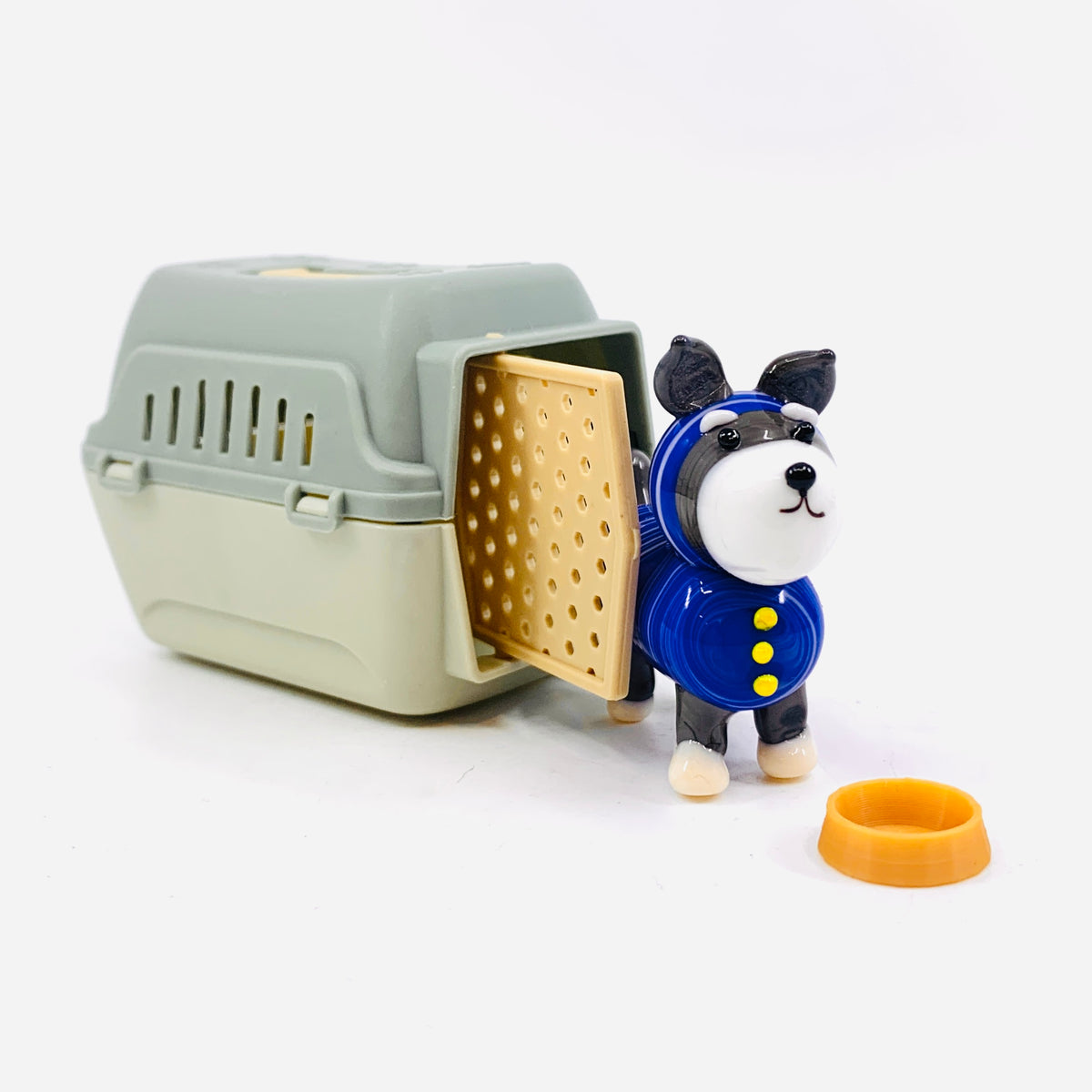 Snuggs, The Tiny Crate Companion