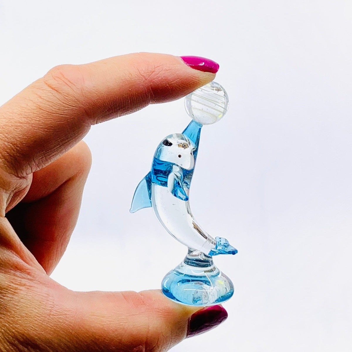 Tiny Acrobat Dolphin with Ball 105 Miniature - 
