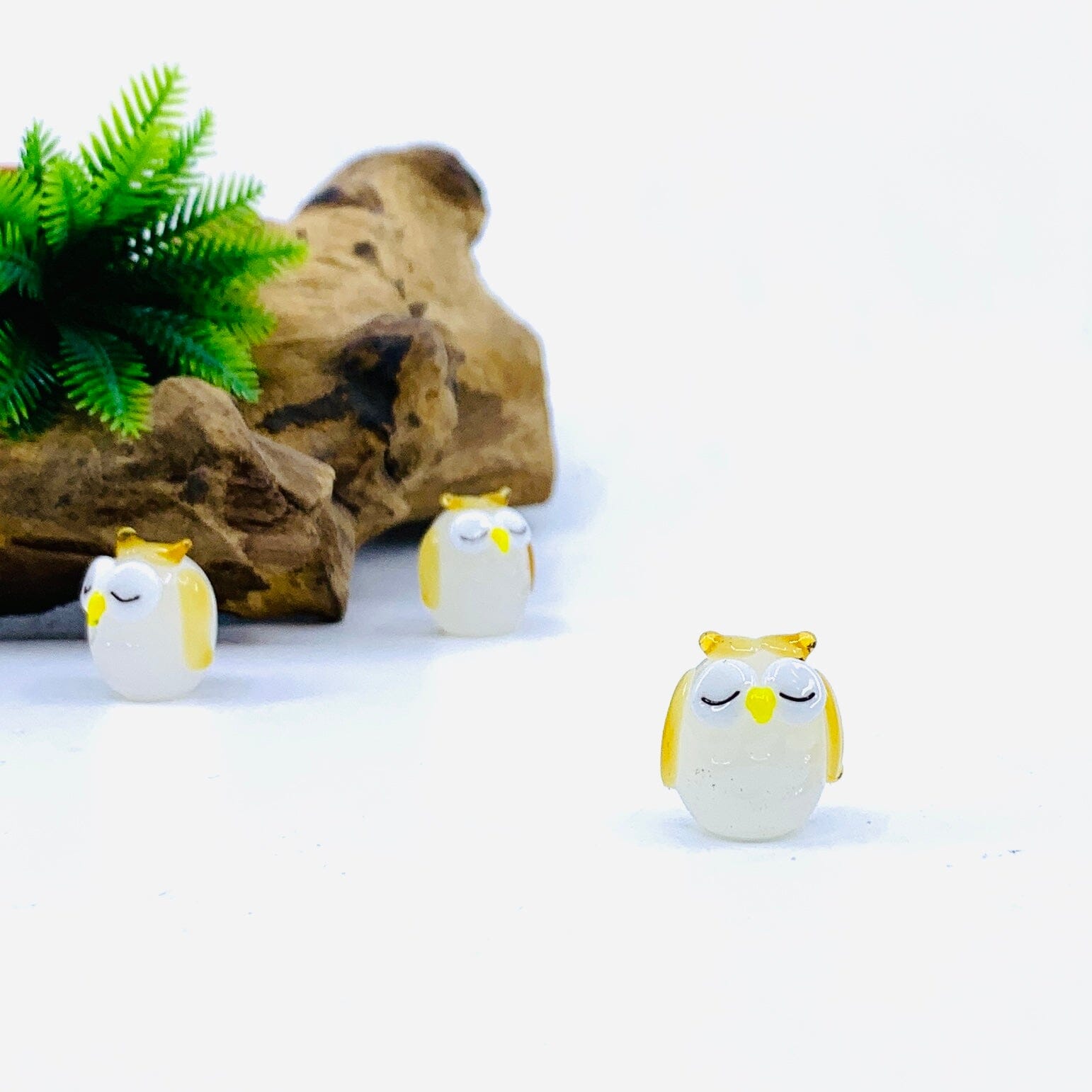 Tiny Glass Sleepy Owl 265 Miniature - 