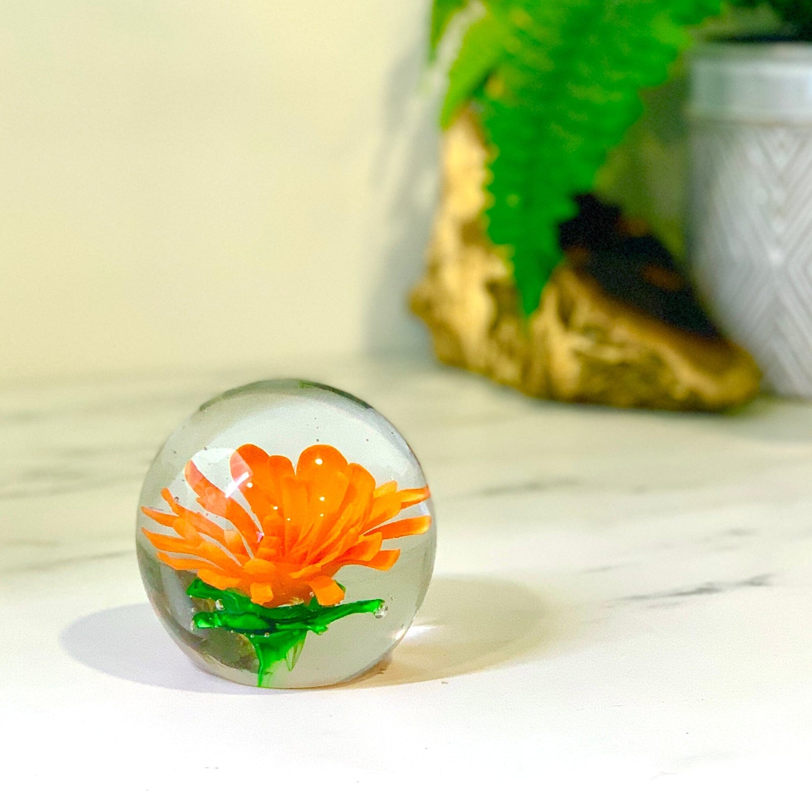Chrysanthemum Paperweight Paperweight Dynasty 