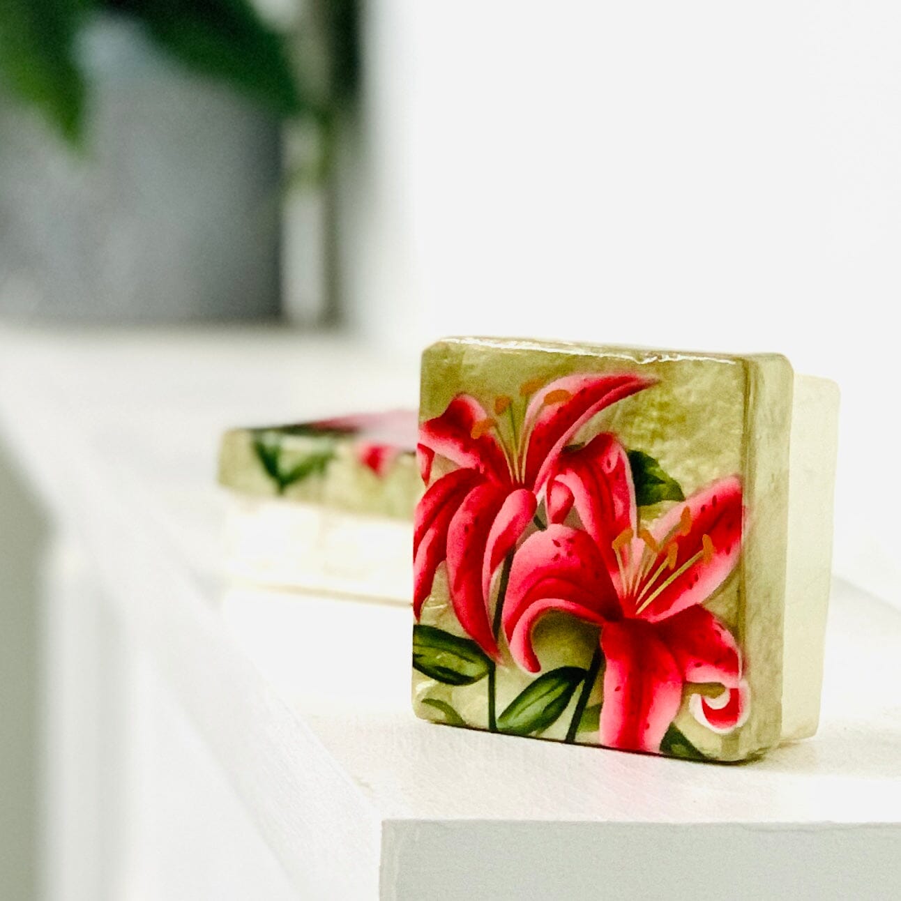 Capiz Shell Trinket Box 10, Pink Lily Decor Kubla Craft 