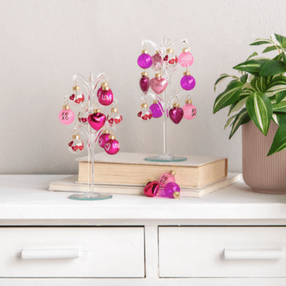 LAST ONE - Glass Valentine Tree, XOXO Decor GANZ 