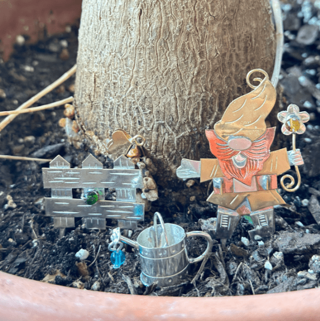 Plant Pals 5, Gardening Gnomes Miniature Pilgrim Imports 