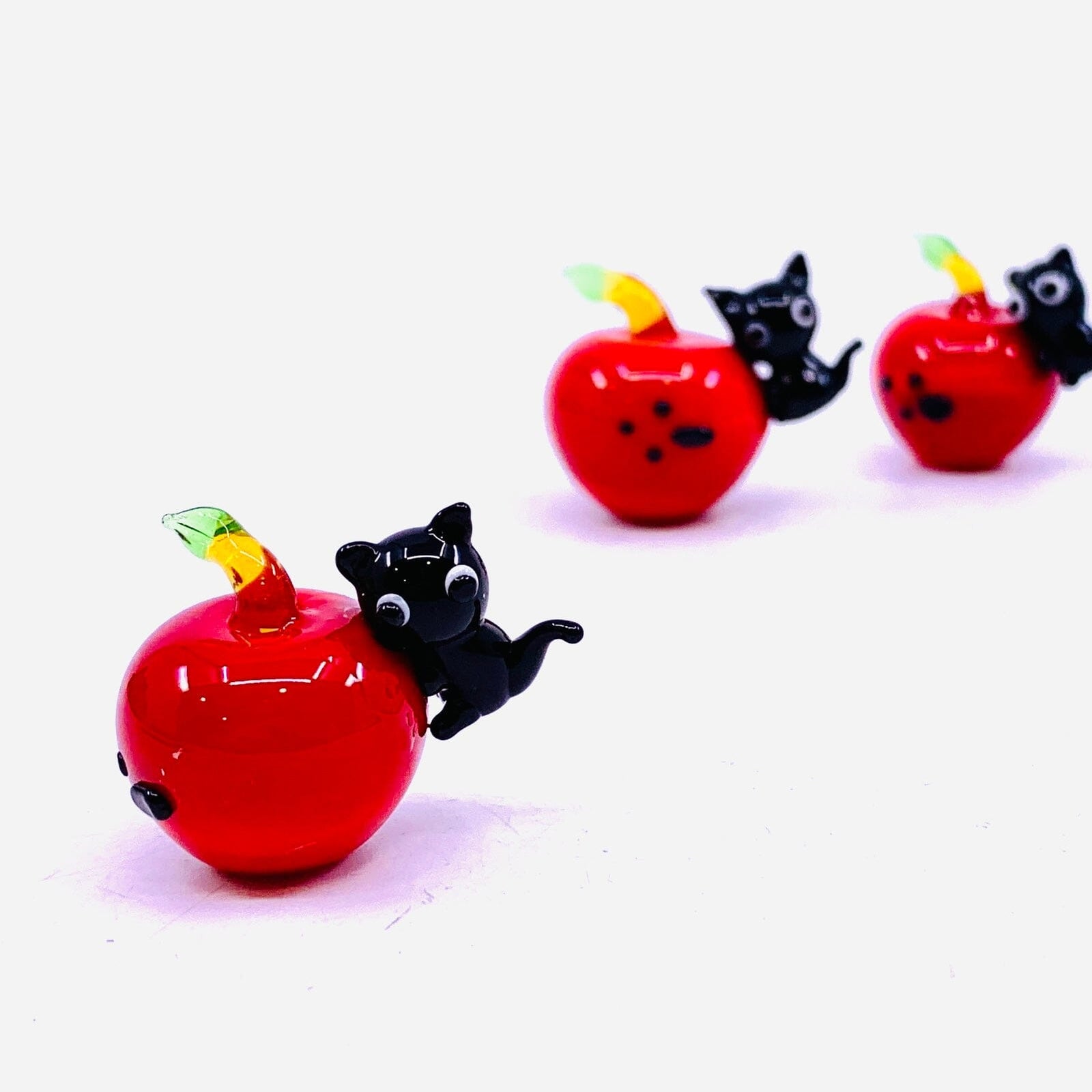 Tiny Apple Cat 78 Miniature Alex 