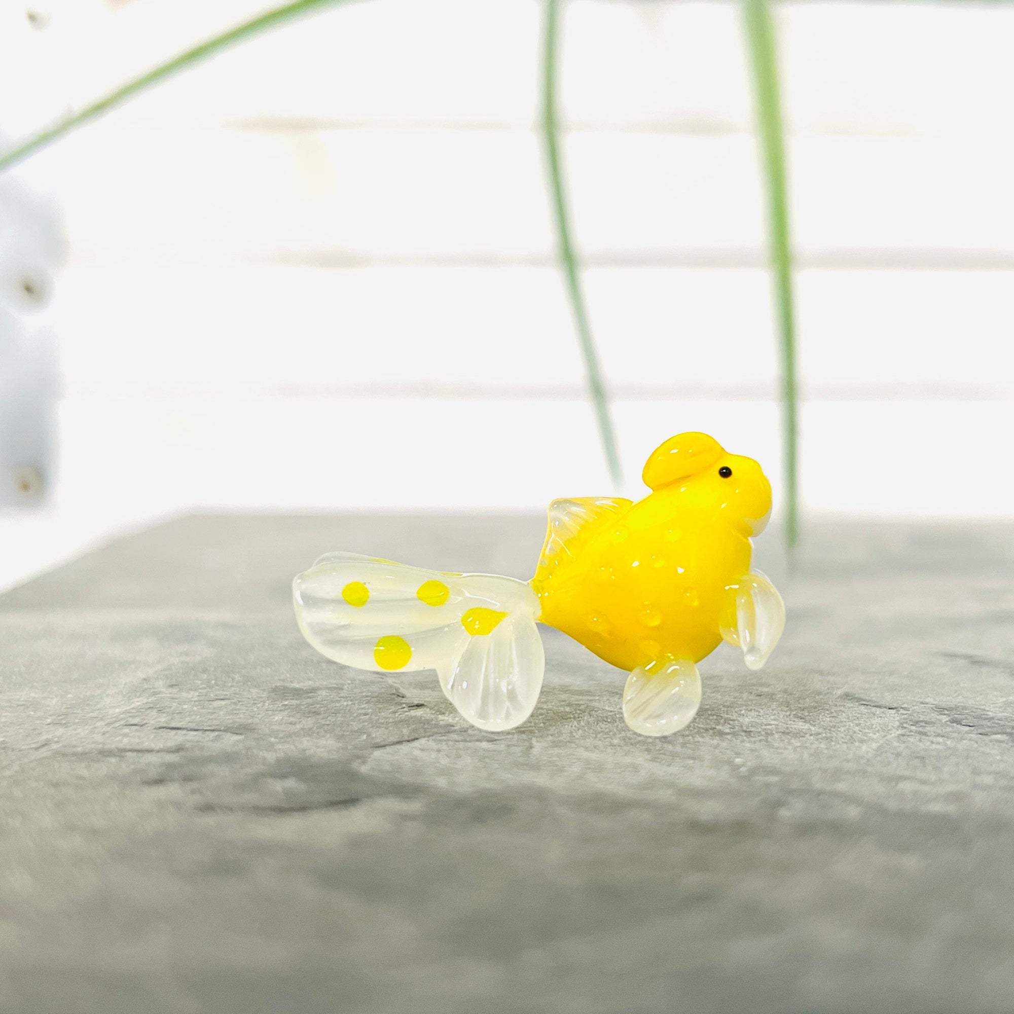 Tiny Animal Yellow Fan Fish 73 Miniature Alex 