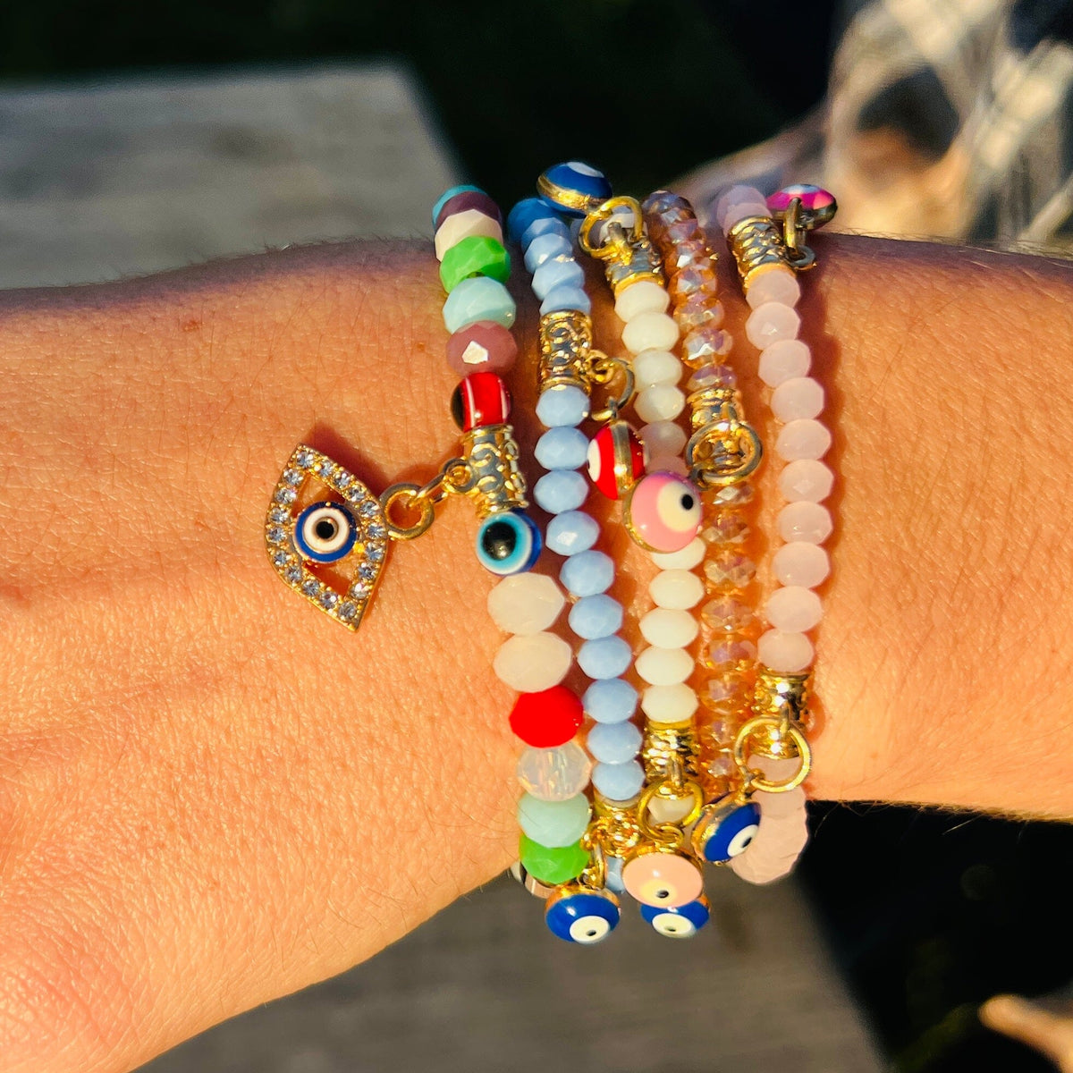 Dropship Twisted Bracelet Womens Dangling Evil Eye And Hamsa Hand Charm to  Sell Online at a Lower Price | Doba