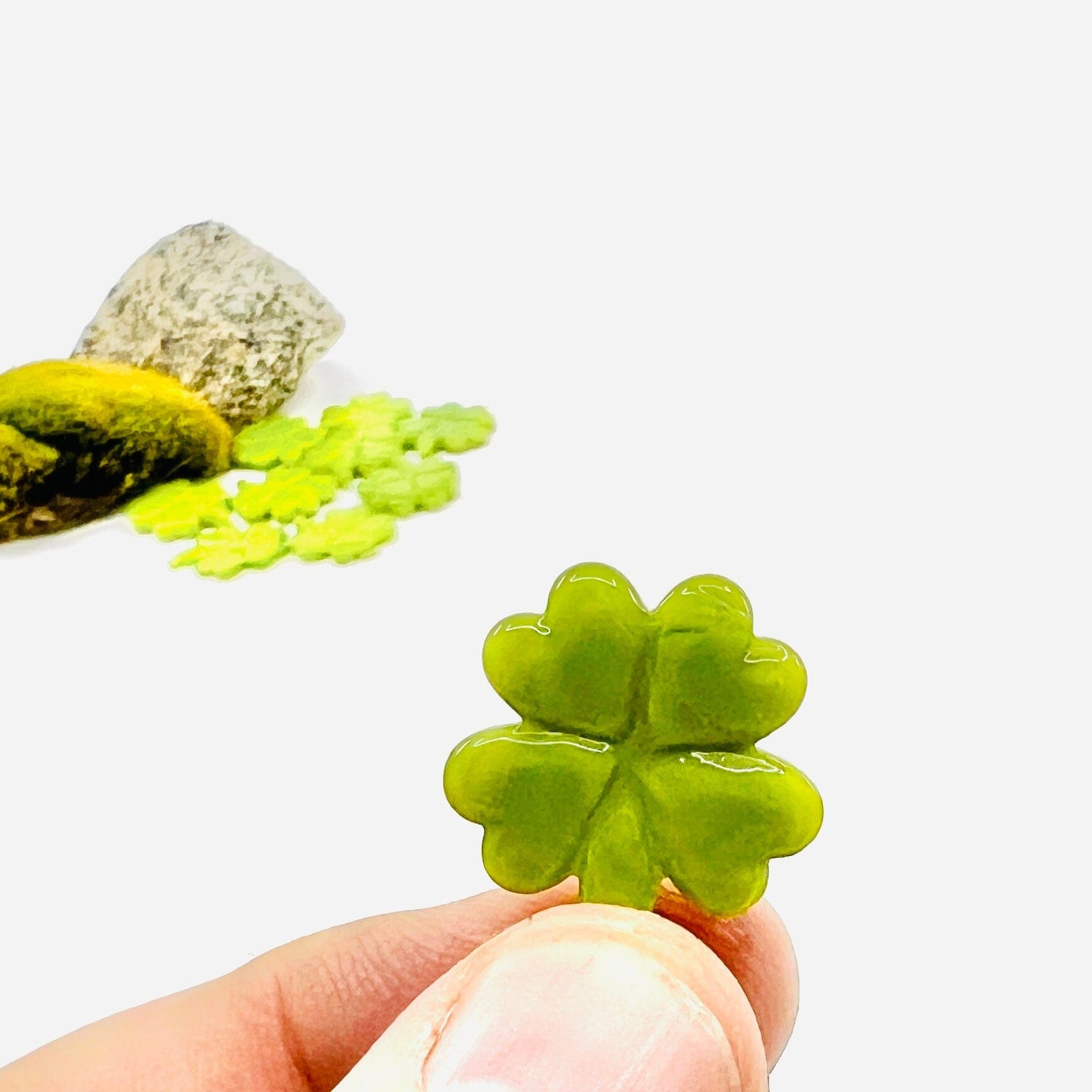 Lucky Glass Pocket Clover, Lime Miniature - 