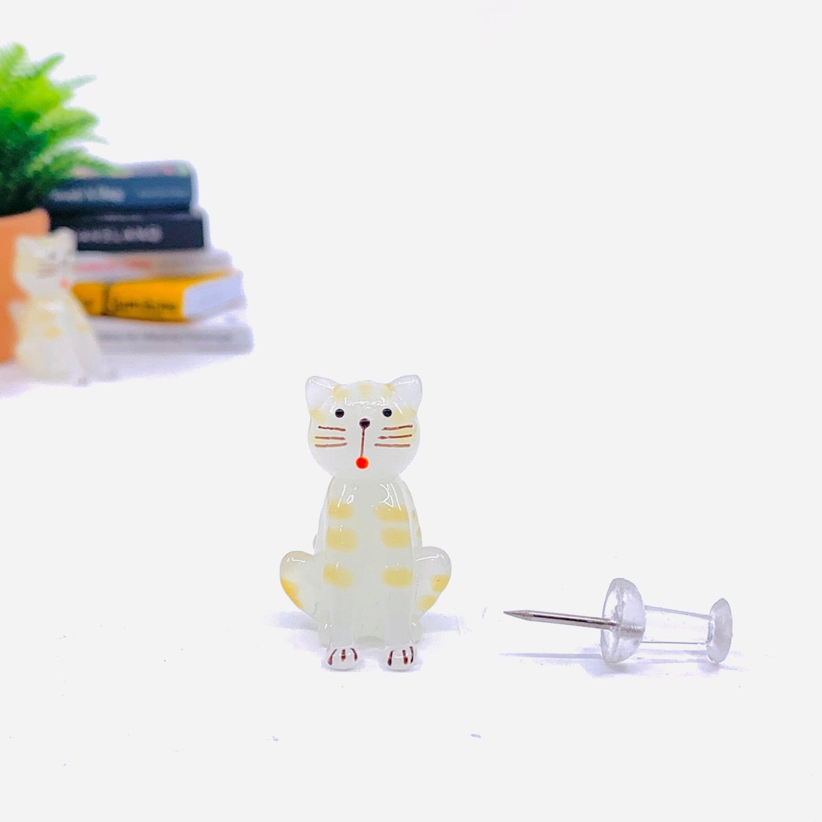 Sittin' Pretty Kitty 56 Miniature Alex 