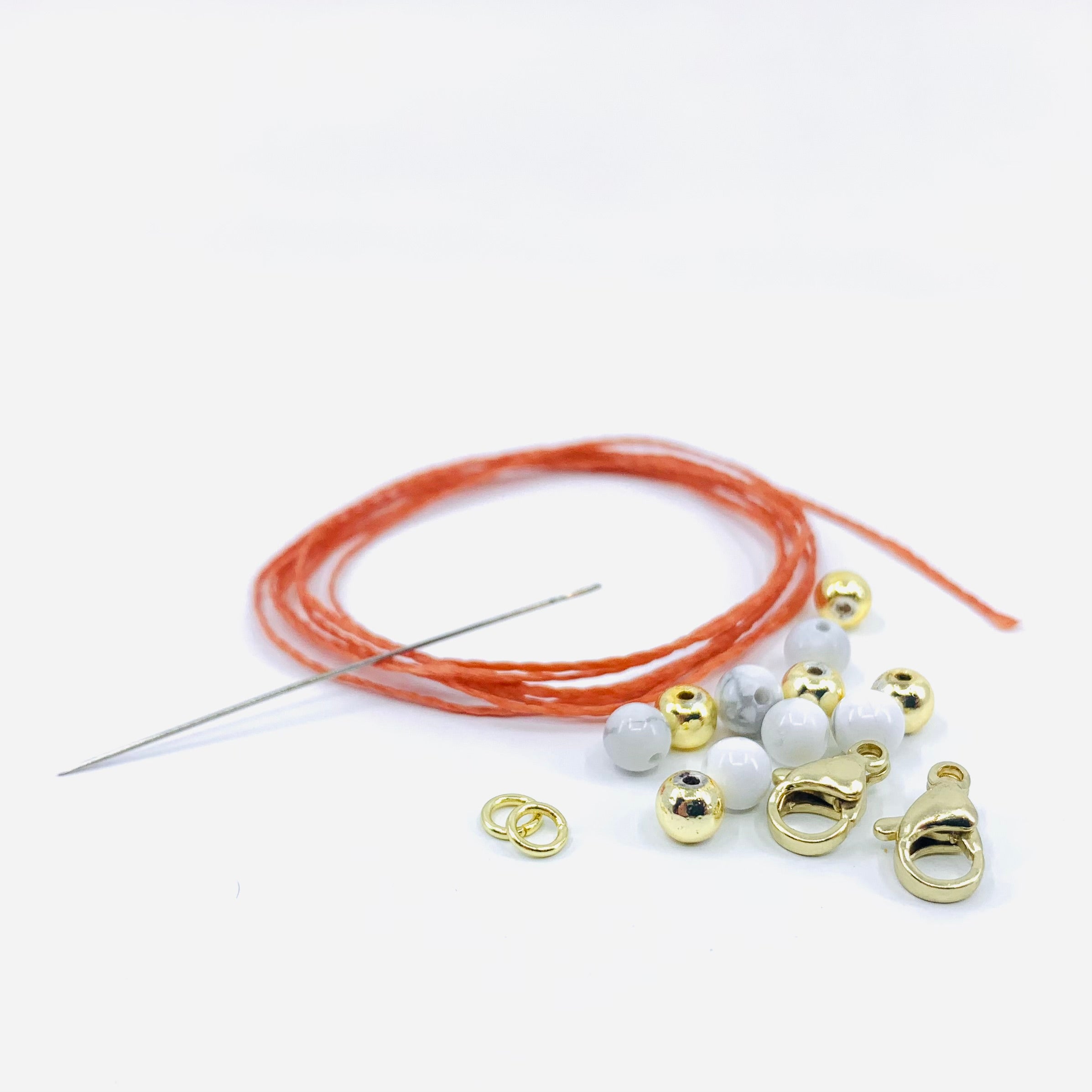 marque generique - Perles Kit pour Bracelet, 5600 pièces 3mm Verre  Rocailles et 700 pièces Lettre Perles avec 2 Rouleaux de Cordon pour  Bracelets Colliers et Porte-clés - Perles - Rue du Commerce