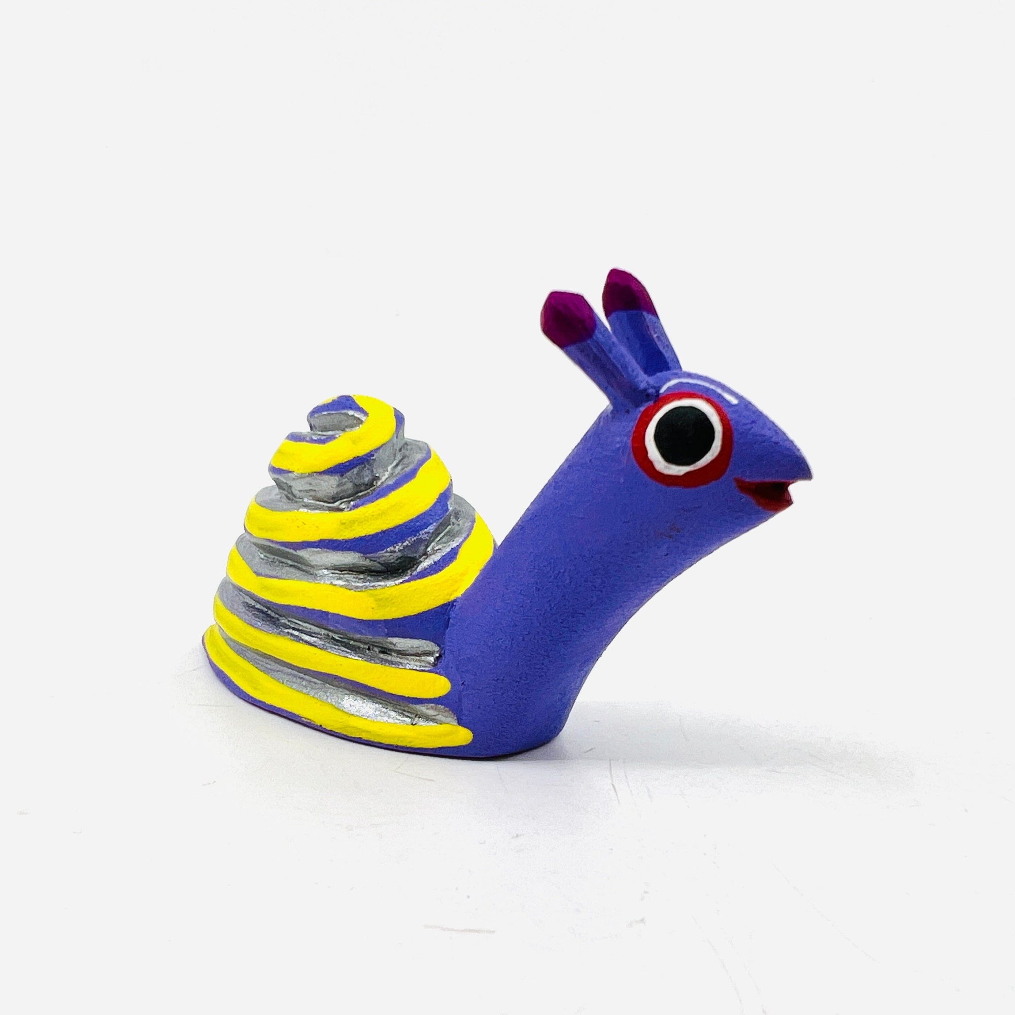 Oaxacan Wood Carved Animal, Snail 65 Miniature Earth View 